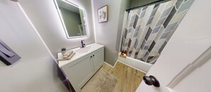 Pyyhkeet, saippua, vessapaperi