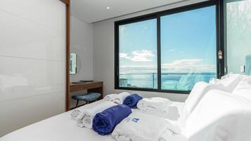 3 Schlafzimmer, Schreibtisch, Bügeleisen/Bügelbrett, Reisekinderbett