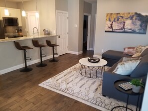 Luxury Suite | Living area - 2nd St Loft (Washington)