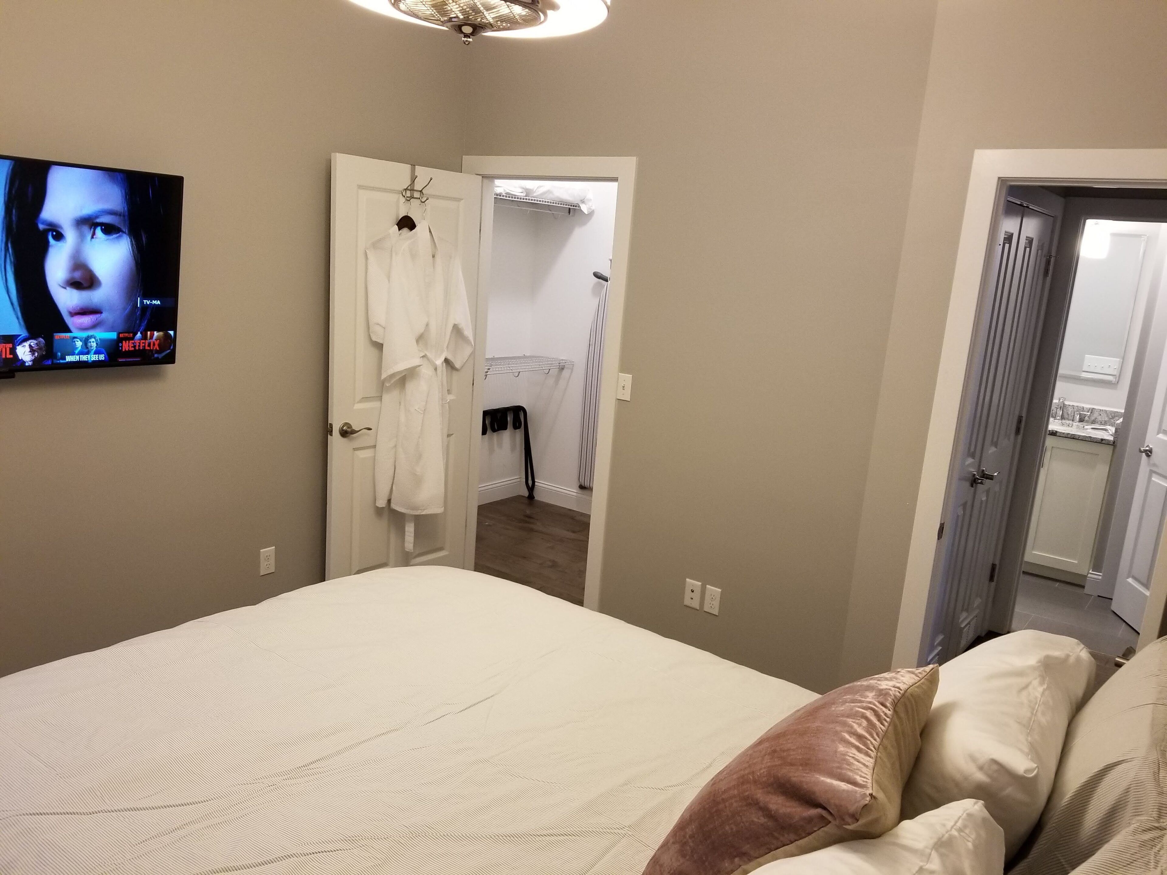 Lyxsvit | Mörkläggningsgardiner, strykjärn/strykbräda och gratis wi-fi