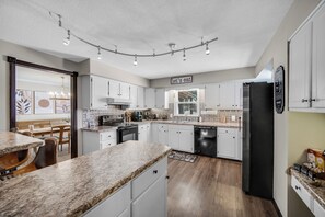 ميكروويف، فرن، موقد طهي مسطح، غسالة أطباق