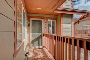 Property grounds - Breckenridge 2BR | Ski & Mountain Adventure Base (Breckenridge)