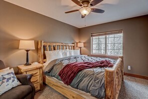 2 bedrooms, WiFi, bed sheets - Breckenridge 2BR | Ski & Mountain Adventure Base (Breckenridge)