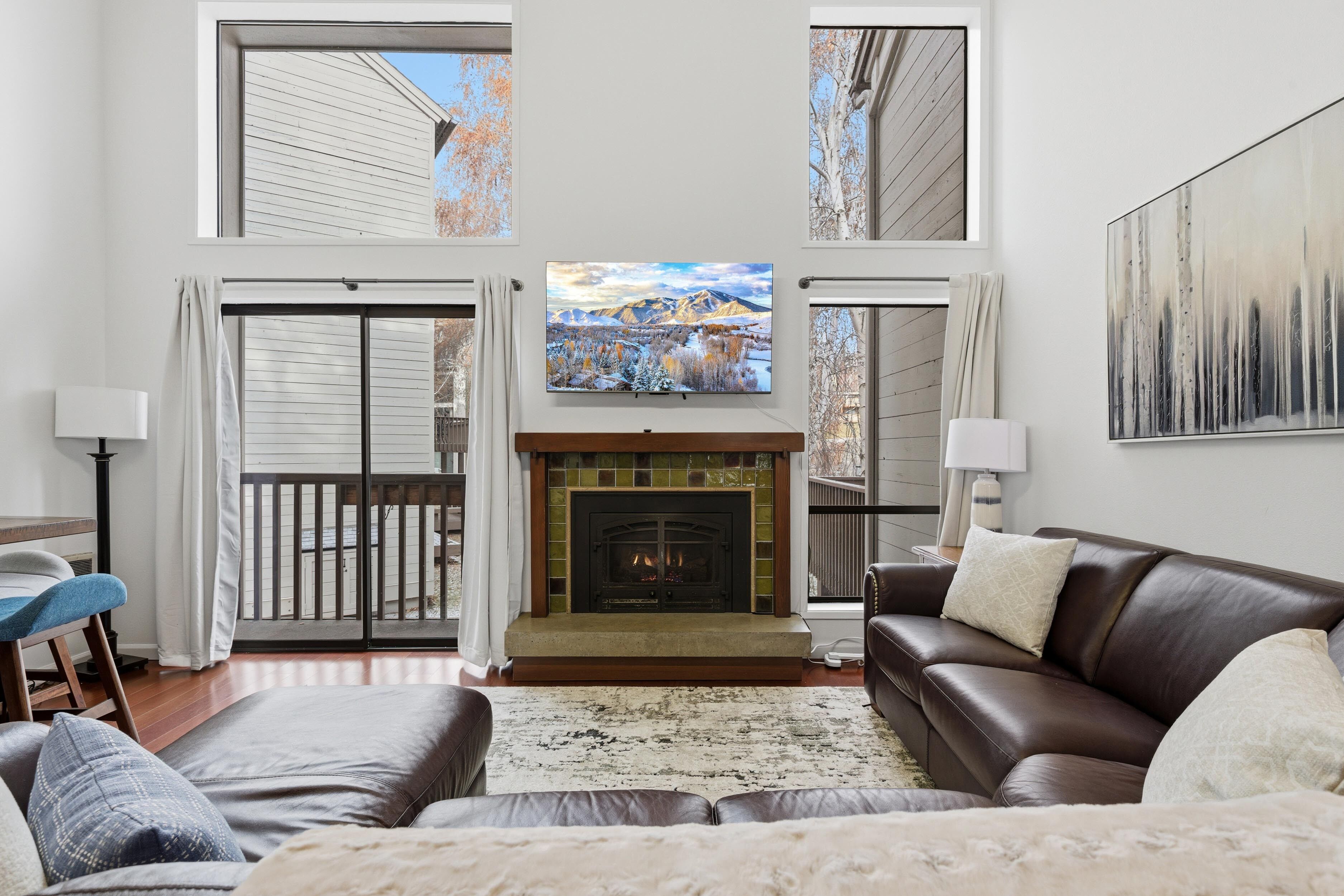 Téléviseur connecté, foyer, chaîne audio