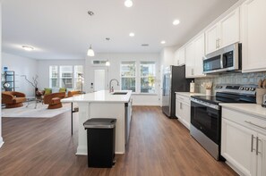 Private kitchen - Riverside Townhouse - 3 Bedroom with Garage (Jacksonville)