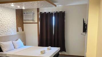 Desk, laptop workspace, free WiFi