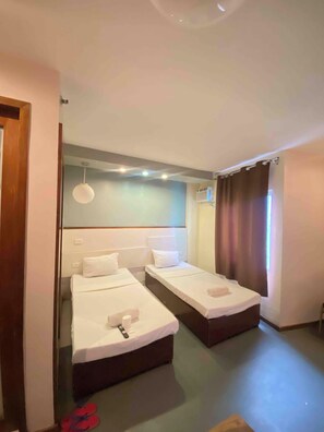 Comfort Twin Room, City View | Desk, laptop workspace, free WiFi