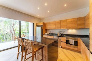 Fridge, microwave, oven, stovetop - ANANA Yaaxlum 106 S  Familly condo & Oasis pool (Tulum)