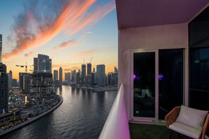 Property grounds - Canalfront apartment - Burj Khalifa view - Business Bay (Dubai)