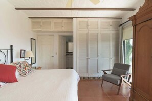 WiFi, bed sheets - ANANA Casa de los Sueños - Villa with Thermal Water and Views (San Juan Cosalá)