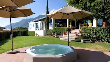Outdoor spabad