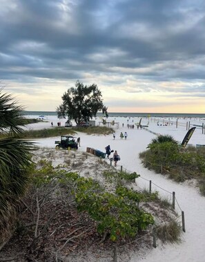 Beach - House - Minutes from Siesta Key! (Sarasota)