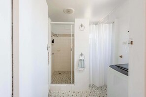 Doccia, asciugacapelli, asciugamani