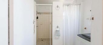 Honeysuckle Cottage - Oceanstays