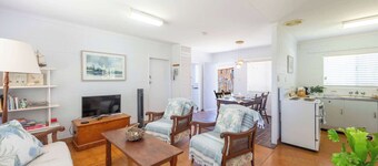 Honeysuckle Cottage - Oceanstays