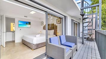 Skrivbord, strykjärn/strykbräda, wi-fi och sängkläder