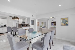 Dining - Sunset Splash Getaway (Delray Beach)