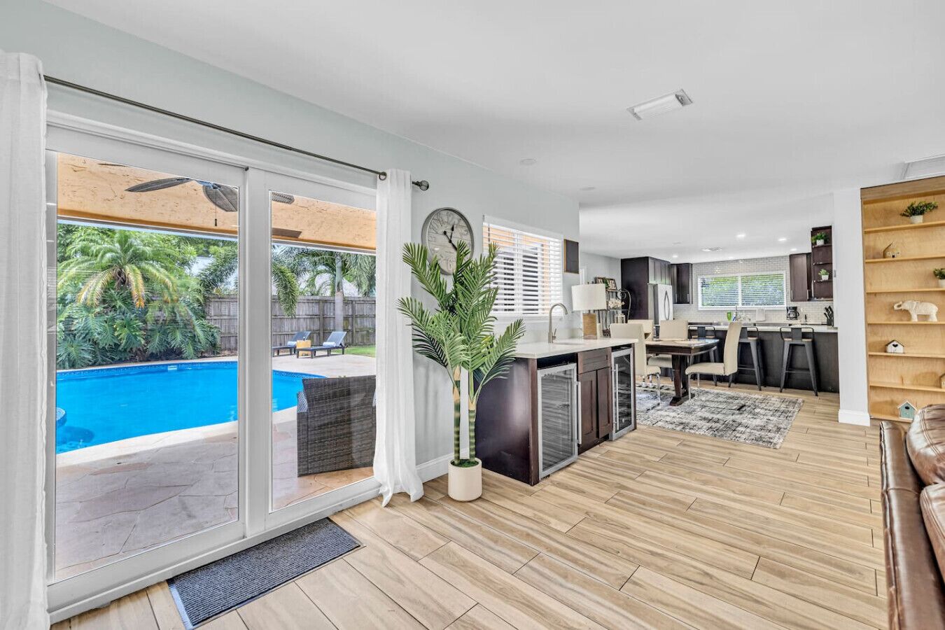 المنشأة من الداخل