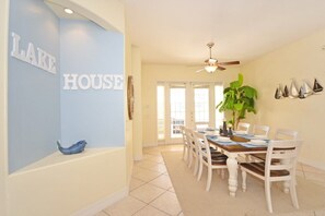 Dining - Formosa Lake House - Sophisticated villa with private pool, spa and game room (Kissimmee)