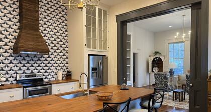 1848 T.J. Harper house in historic enclave close to restaurants, downtown, etc.