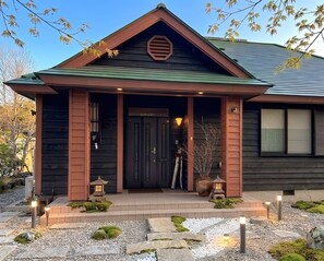 Exterior detail - Luxury Private Onsen Villa / Chef Dining / 安曇野 Nagano (安曇野市穂高有明)