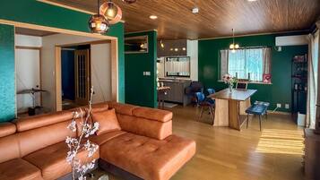 テレビ、書庫、ミュージックライブラリ