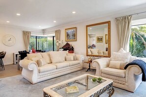 Living area - Premium Orewa Beachside Escape | Backyard & BBQ (Auckland Hibiscus Coast)