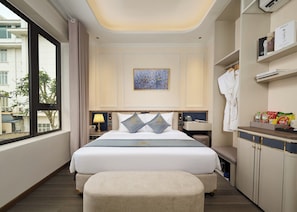 Minibar, desk, blackout curtains, soundproofing - Narci Resort Tam Coc (Hoa Lu)