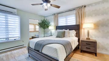 Escritorio, wifi y ropa de cama