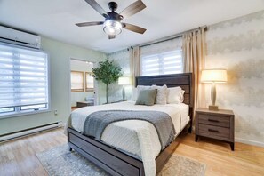 Desk, WiFi, bed sheets - The Playhouse Retreat Large Game Room Fire Pit (Tobyhanna)