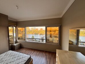 مكواة/لوح كي وواي فاي وملاءات أسرّة