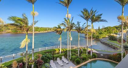 Sunrise Cove - Creek view