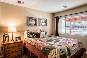 2 bedrooms, Internet, bed sheets - Cozy 2-BR/2-BA cabin in Big Bear perfect for a relaxing, close to the slopes (Big Bear Lake)
