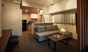 Familierom | Oppholdsområde | En 50-tommers TV med digitale kanaler