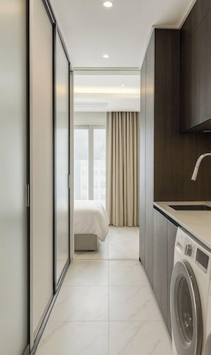 Habitación superior con 2 camas individuales, vista a la ciudad | Wifi gratis