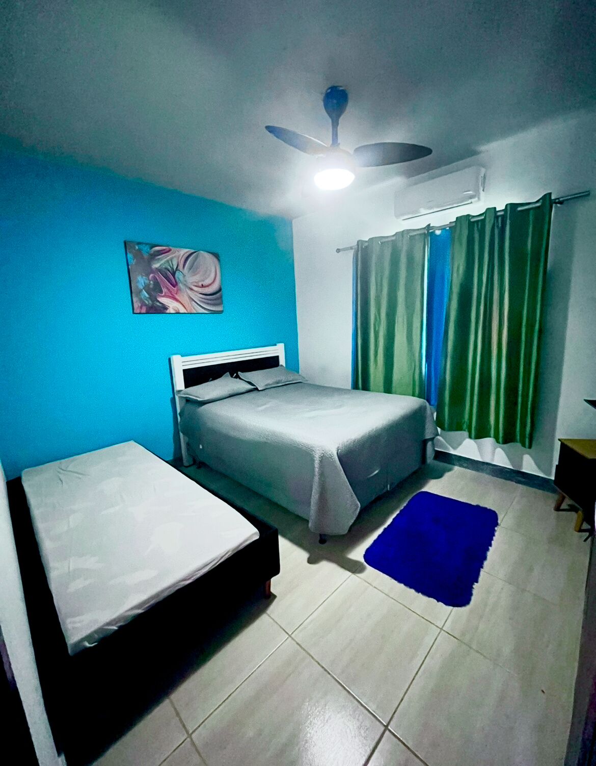 Wifi gratis y ropa de cama 