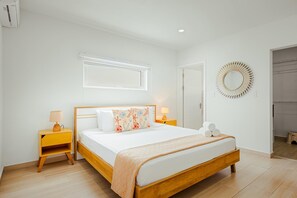 2 bedrooms, iron/ironing board, WiFi - NEW 2BR2BA w/Private JacuzziPatioBBQClose2Beach (Noord)