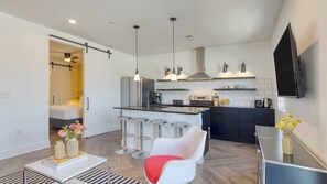 Interior - 916 Main 12 Unit Buyout - Prvt 2 Floors, Sleeps 88 - Perfect For Group Travel (Nashville)