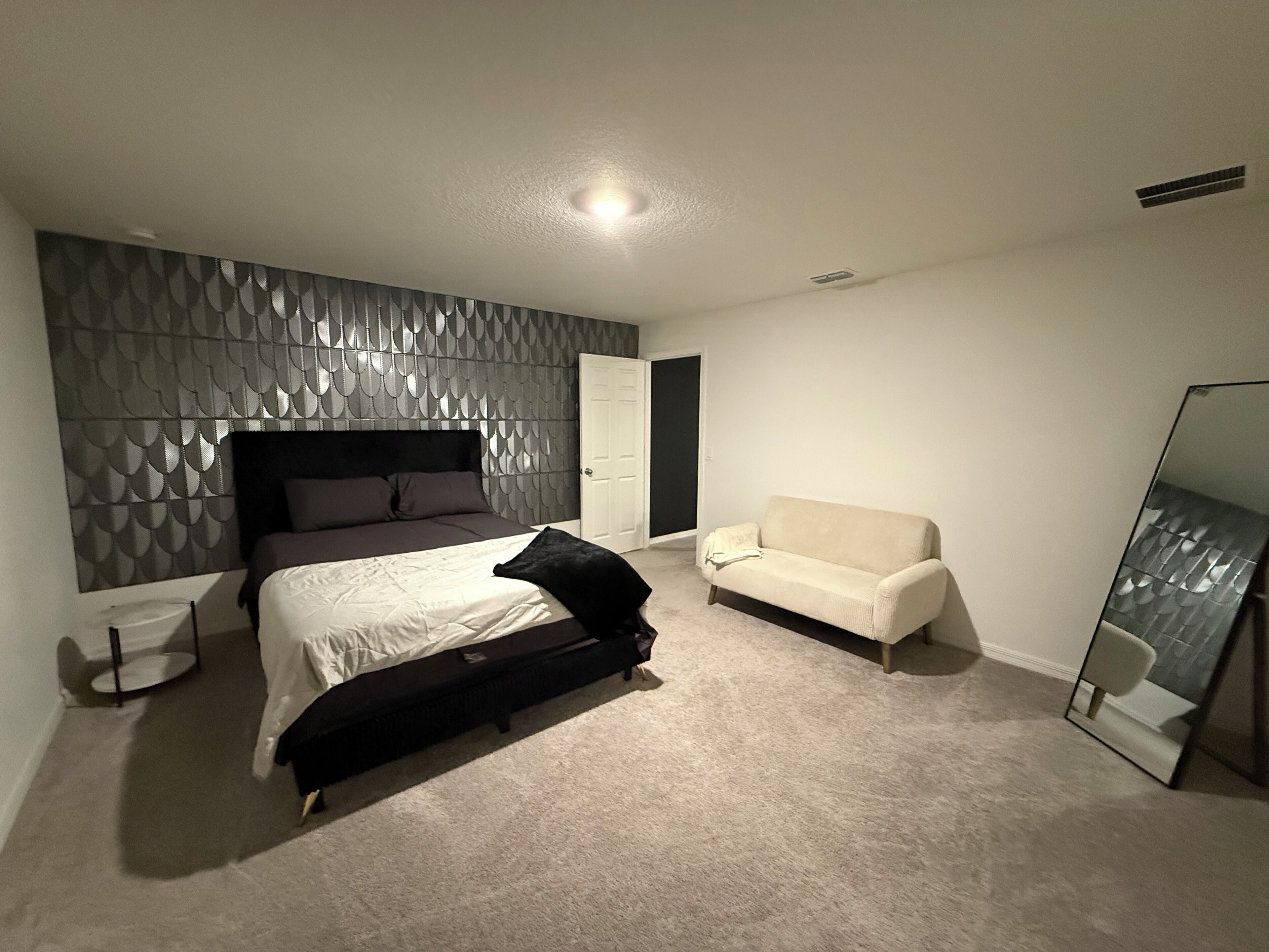 In-room safe, free WiFi