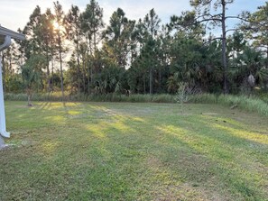 Property grounds - Marvelous 4-bedroom modern home design with abundant space in sunny Palm Bay (Palm Bay)