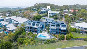 Exterior - Warragi 5 – Spacious Three-Level Holiday Home (Point Lookout)