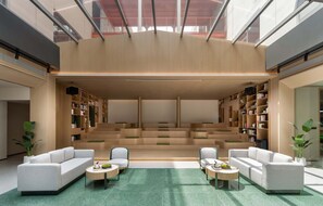 Interior detail - Dongguan Guomao Yuanyue Li Youth Hotel (Dongguan)