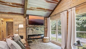 Smart-TV, Kamin, Videospiele