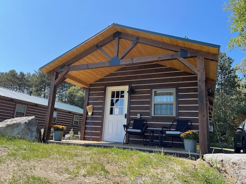 Cozy, comfortable cabin in northern Vermont for relaxing or out door adventures.