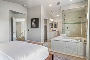 5 bedrooms, iron/ironing board, free WiFi, bed sheets