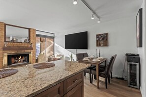 Dining - Cozy Pet Friendly Condo • Resort Mountain Views • Hot Tubs • Walk to Lifts (Park City)