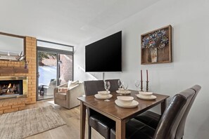 Dining - Cozy Pet Friendly Condo • Resort Mountain Views • Hot Tubs • Walk to Lifts (Park City)