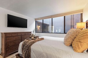 WiFi, bed sheets - Cozy Pet Friendly Condo • Resort Mountain Views • Hot Tubs • Walk to Lifts (Park City)