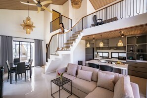 Villa, 5 Bedrooms, Pool View | Egyptian cotton sheets, premium bedding, in-room safe, desk - Algera Villa Ubud (Mas)