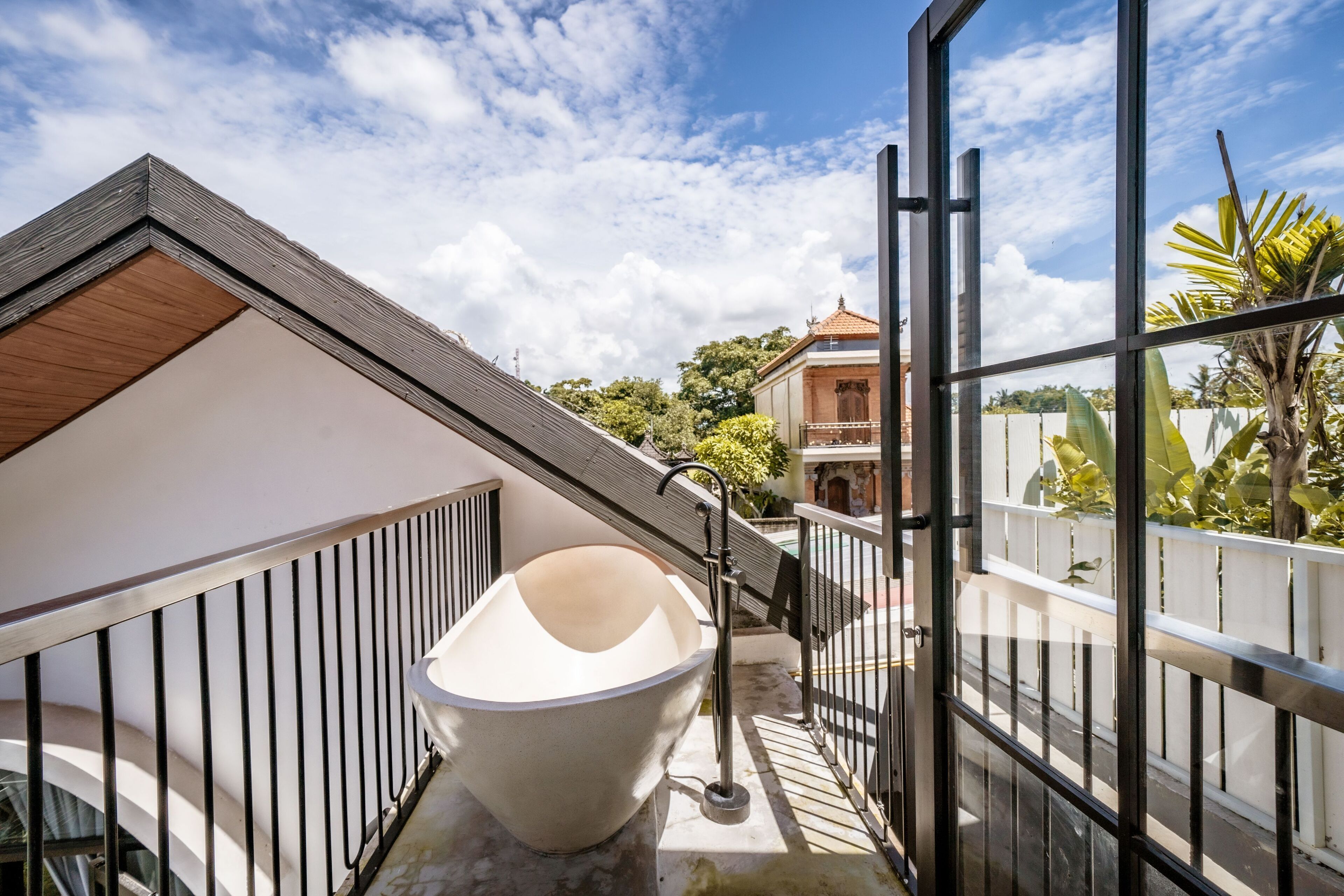 Vila, 5 kamar tidur, pemandangan kolam renang | Kamar mandi | Perlengkapan mandi gratis, handuk, sabun, dan sampo